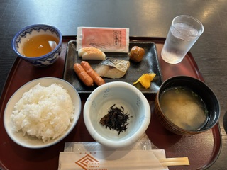 朝食