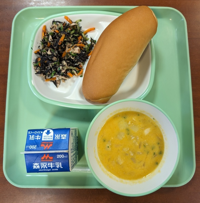 給食