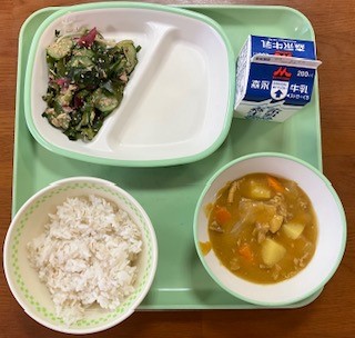 給食