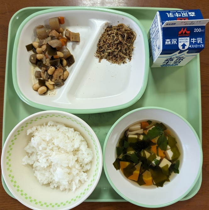 給食