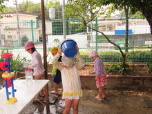 水のバケツシャワー