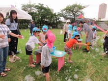 わくわくタイムに参加している子どもたちの写真