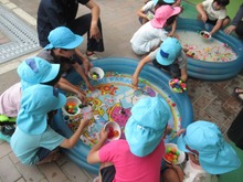 わくわくタイムに参加している子どもたちの写真