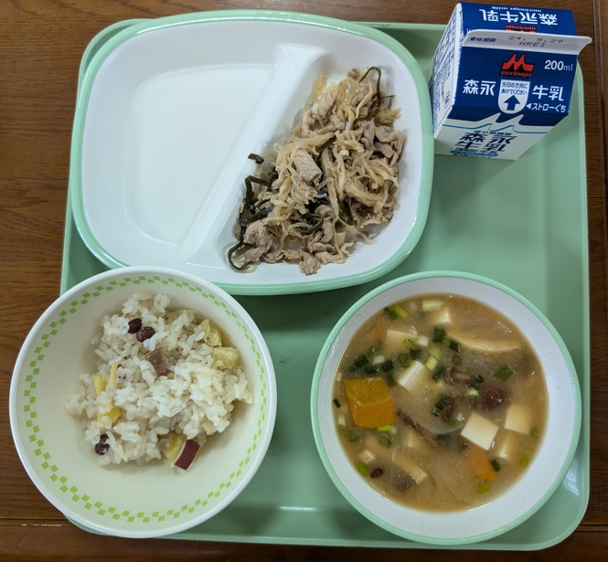 給食