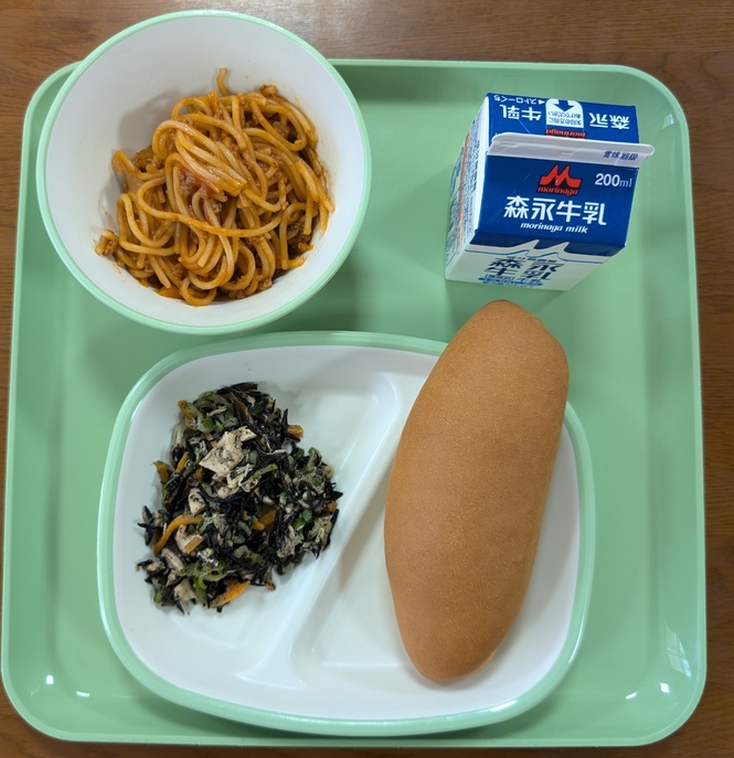給食