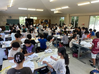 5年生　自然学校　2日目　藍染体験