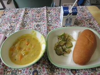 給食の写真