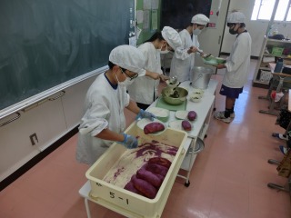 給食