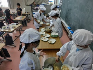 給食