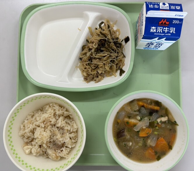 給食