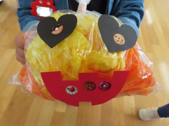 子どもが作ったハロウィンカボチャの写真