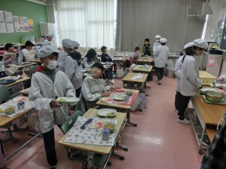 給食