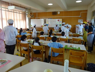 給食