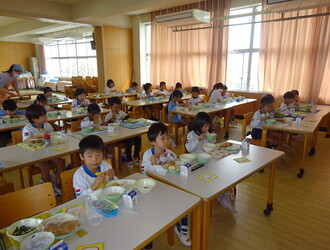 給食