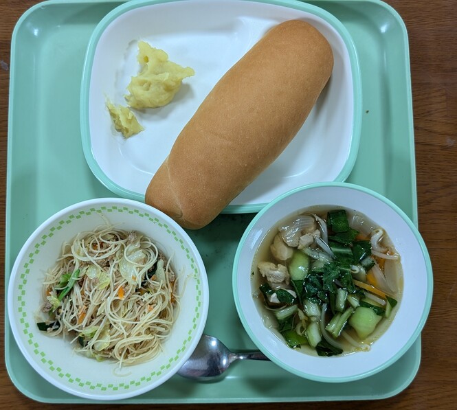 給食
