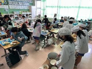 給食