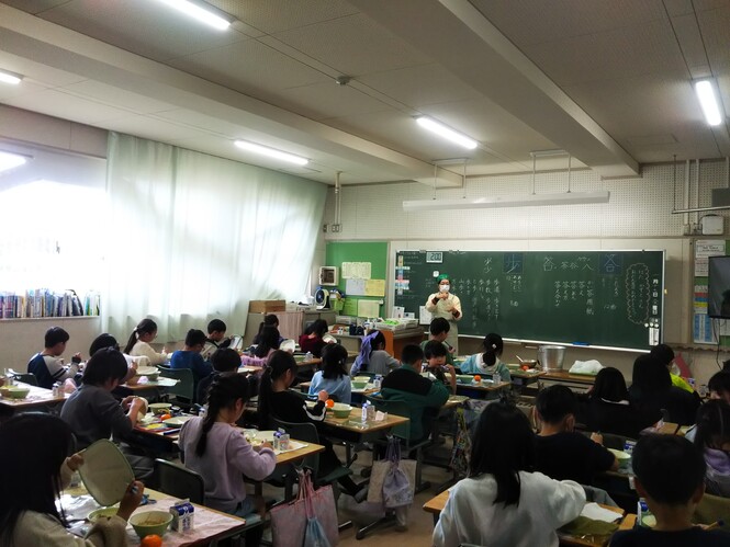 防災給食の様子