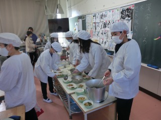 給食