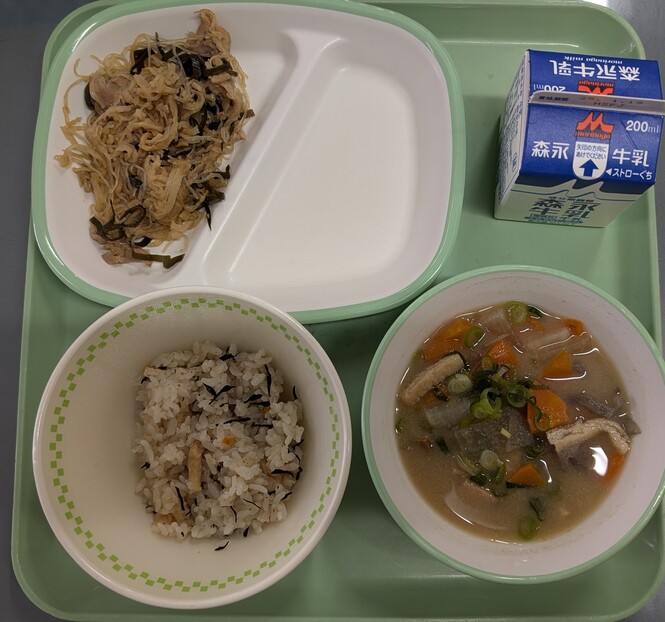 給食
