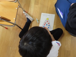 英語で遊ぼうに参加している子どもたちの写真