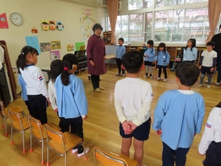 歌って遊ぼうに参加している子どもたちの写真
