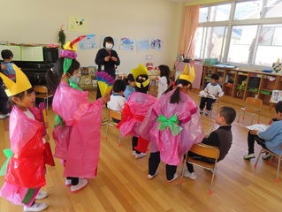 きらきらの会に参加している子どもたちの写真