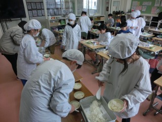 給食