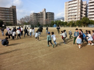 鬼ごっこ