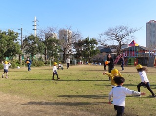 のびっこ広場に参加している子どもたちの写真