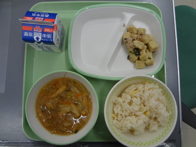 給食