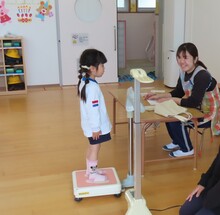 じっと動かないで、きをつけしています