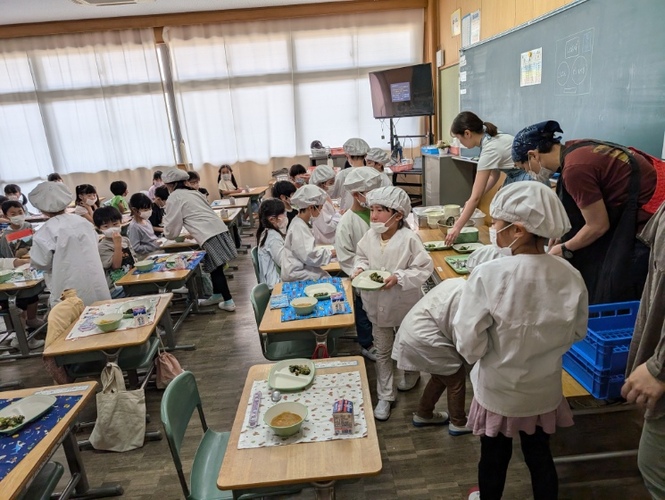 給食