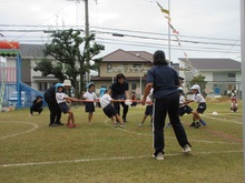 運動会に参加している子どもたちの写真