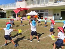 表現遊びをしている子どもたちの写真