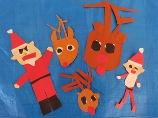 子どもたちが作ったサンタさんやトナカイの写真