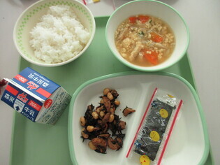 給食の写真