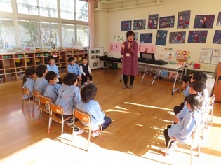 歌って遊ぼうに参加している子どもたちの写真