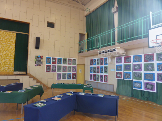 会場は体育館です。