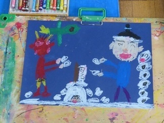 子どもが描いた雪遊びの写真