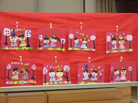 子どもたちが作ったひな人形の写真