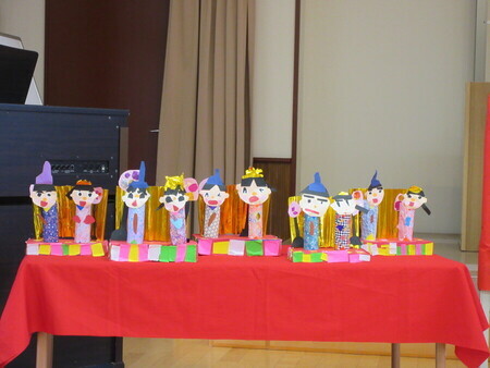 子どもたちが作ったひな人形の写真2