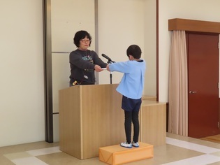 卒園式ごっこをしている子どもたちの写真2