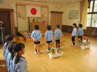 卒園式ごっこに参加している子どもたちの写真5