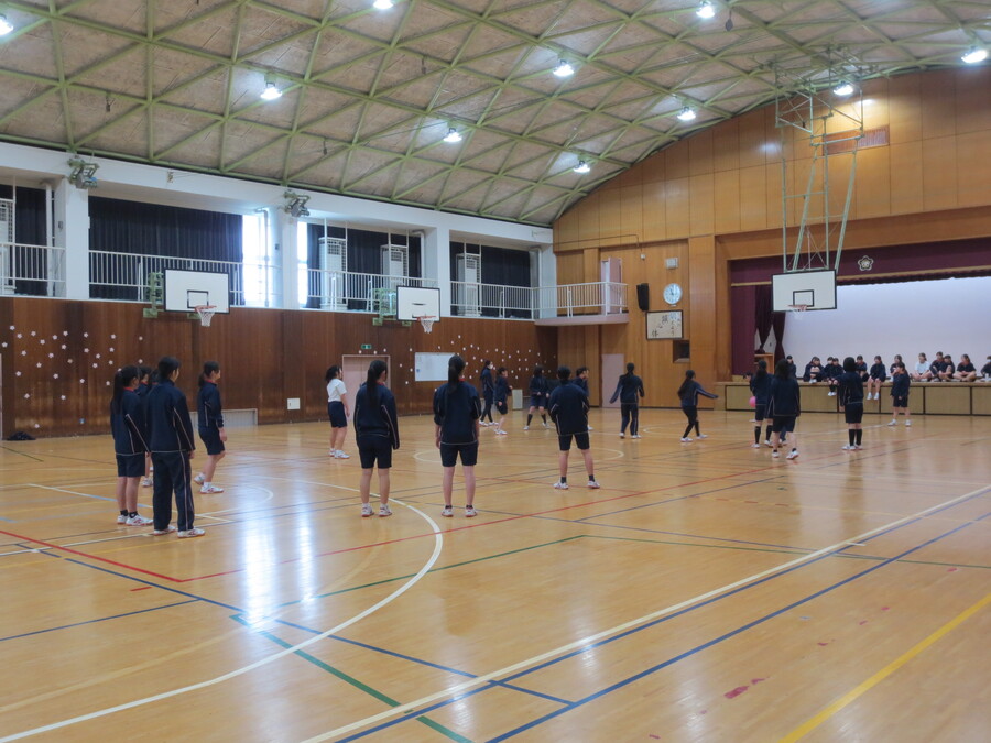 女子はドッヂボール