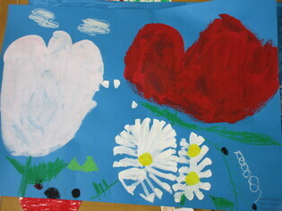 子どもたちが描いた絵の写真