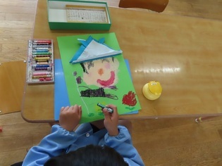 子どもたちが描いた自分の写真