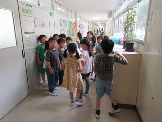 職員室前