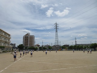 ソフトボール投げ