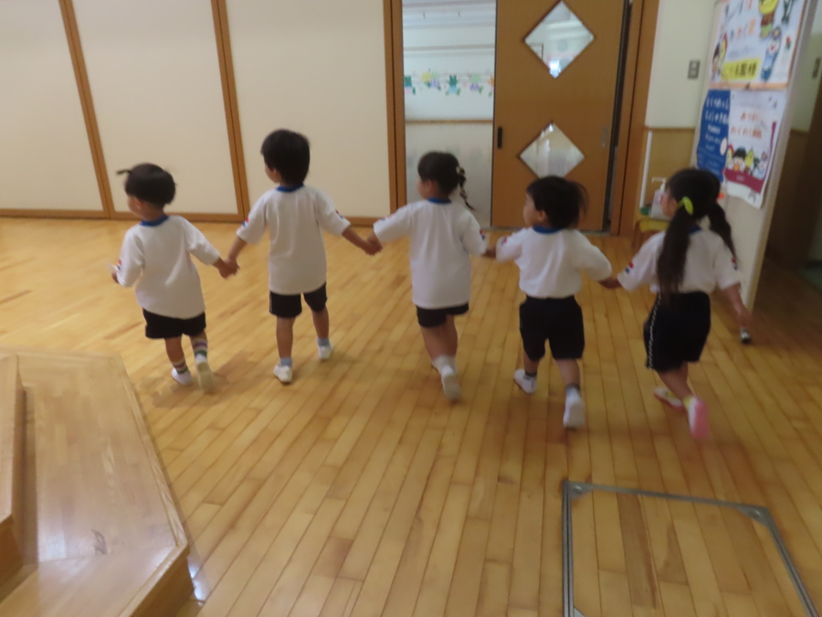 お休み調べ