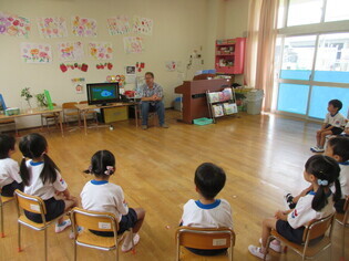 英語で遊ぼうに参加している子どもたちの写真